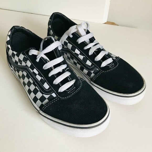 Vans Old Skool Suede and Canvas Low Top Sneakers - Picture 1 of 6